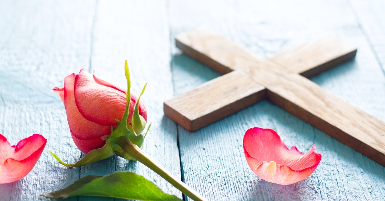 Cross with tulips